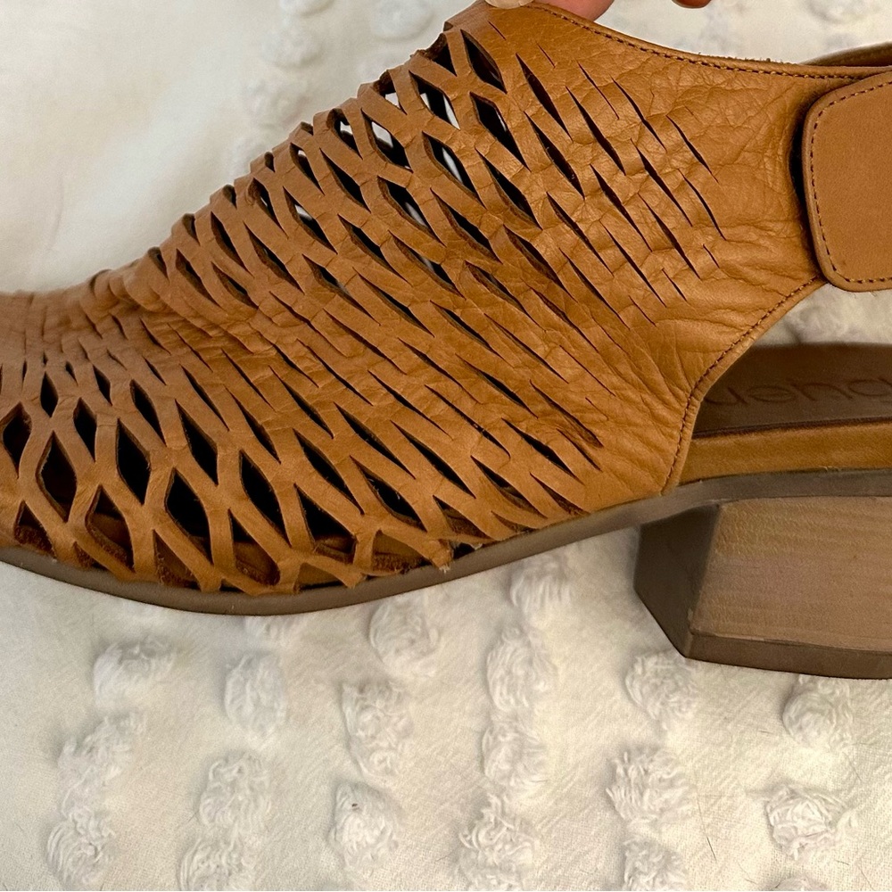 Bueno Lacey Leather Cutout Mid-Heel Sandal - Picture 2 of 6
